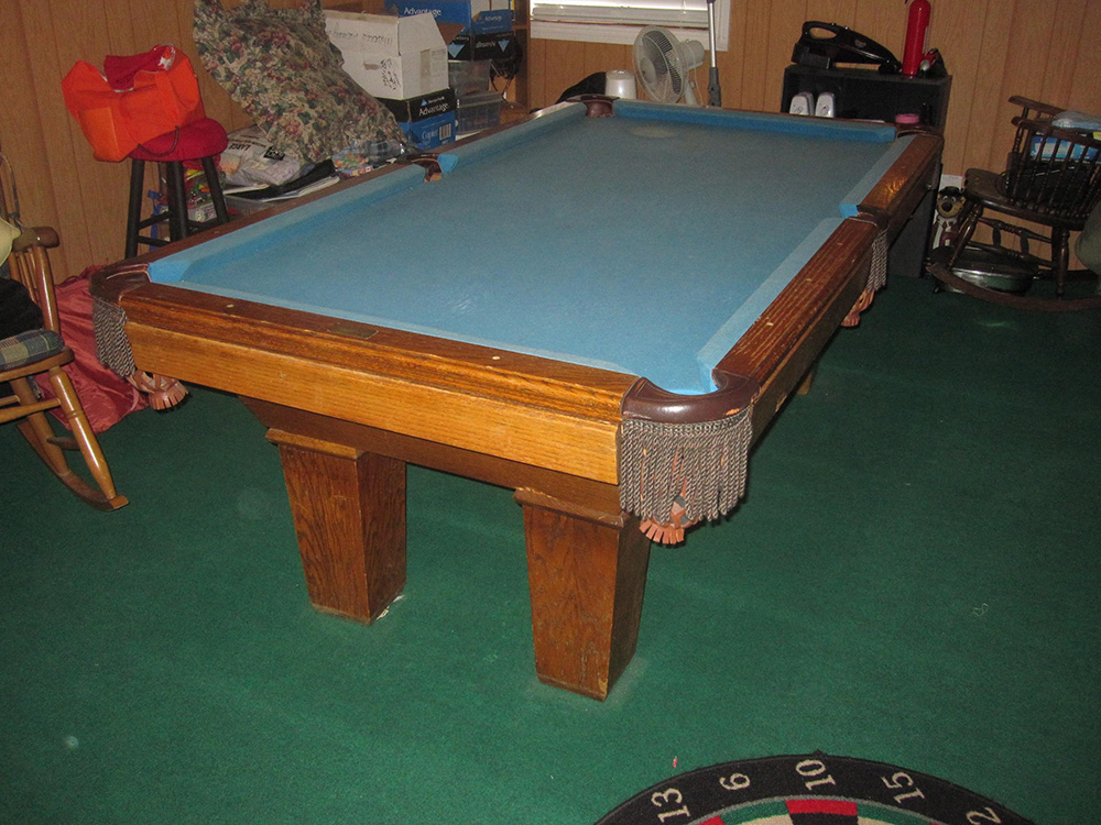 how much does it cost to re-felt a pool table